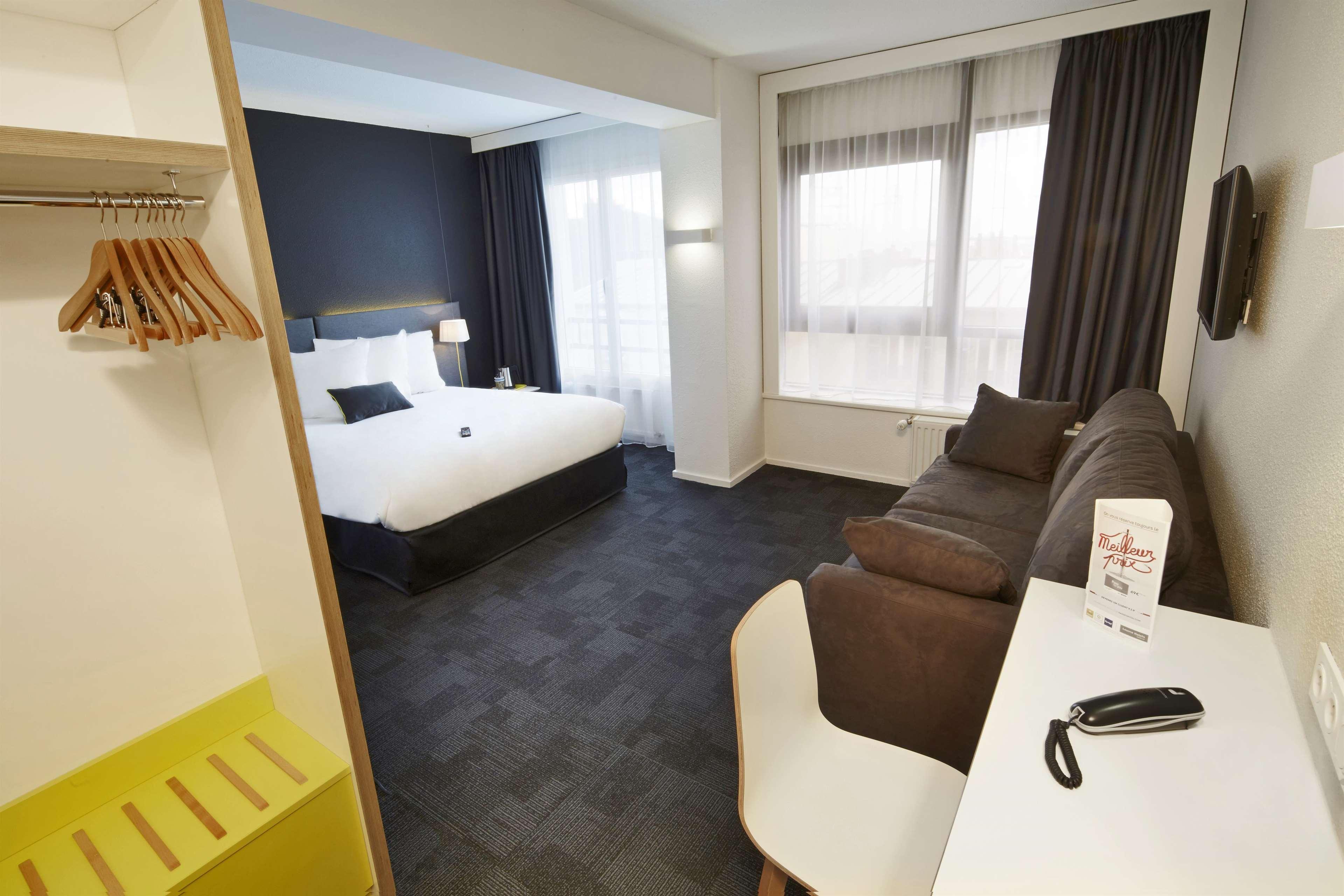 Kyriad Hotel Brest Exterior photo